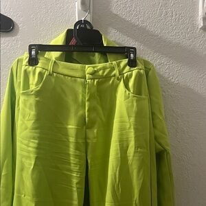 Women’s green pantsuit.Z:M.